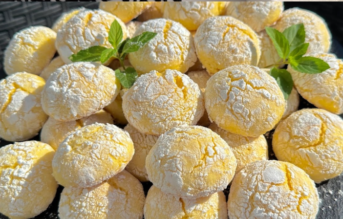 "Biscotti Morbidi al Limone: Si Sciolgono in Bocca!"