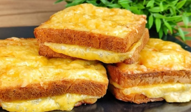 Sandwich al Formaggio e Prosciutto: Il Comfort Food che Piace a Tutti!