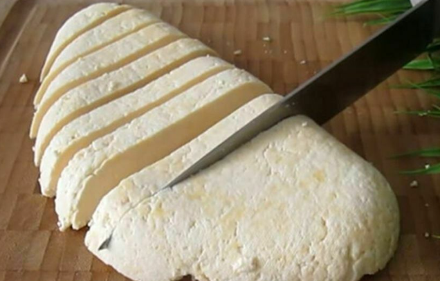 Formaggio Fatto in Casa in 20 Minuti: Più Gustoso e Ricco di Quello del Supermercato!
