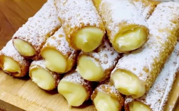 Fantastici Rotoli di Waffle in Padella per il Tè in 3 Minuti: Croccanti e Gustosi!