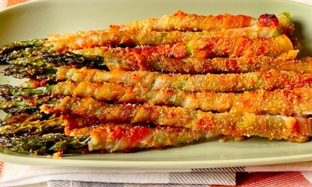 Antipasto sfizioso e semplice: bruschette con crema di avocado e pomodorini