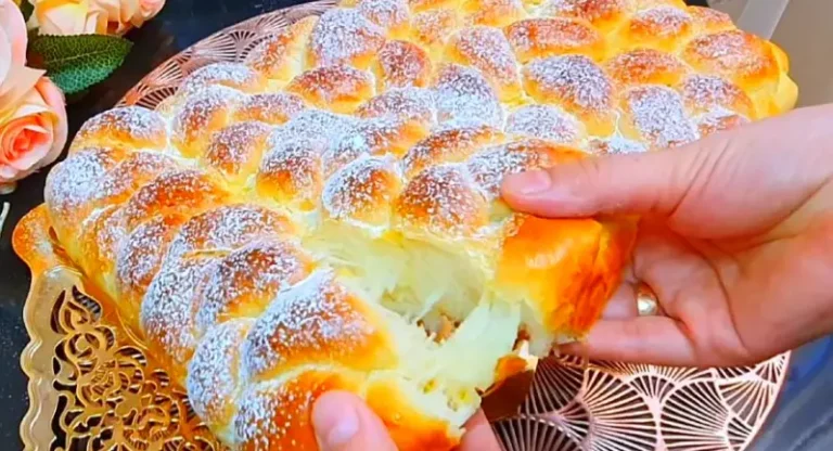 Porridge di Semolino e Panini Soffici per il Tè: Un Abbinamento Perfetto per una Pausa Golosa