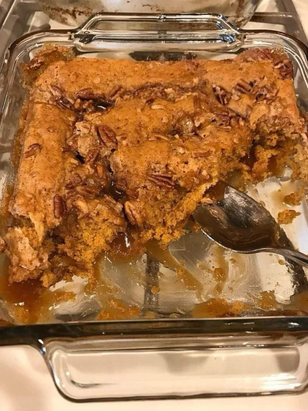 Torta di mele caramellate al profumo di cannella: un dolce che conquista tutti!