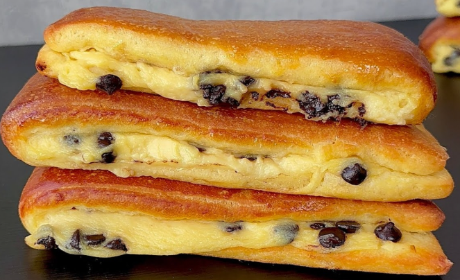 Brioche Svizzera con Crema Pasticcera: Il Dolcetto Che Ti Sorprenderà!