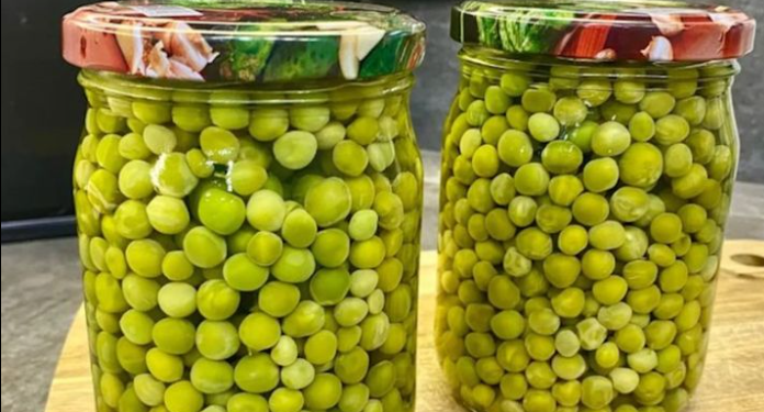 Piselli Verdi Conservati per l’Inverno: Perfetti per Insalate e Zuppe
