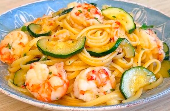 Linguine Gamberi e Zucchine: Un Primo Piatto Elegante e Gustoso