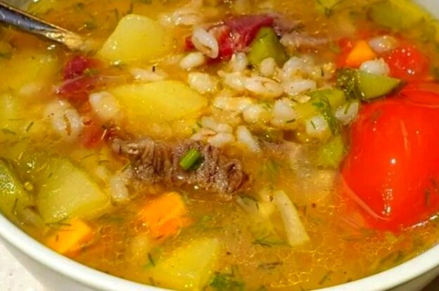 Zuppa di Sottaceti "Mago dell'Inverno": Proprio come Quella della Nonna!