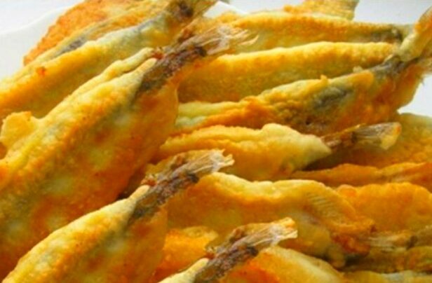 Capelin in Pastella: La Ricetta Tradizionale dei Pescatori di Balaklava
