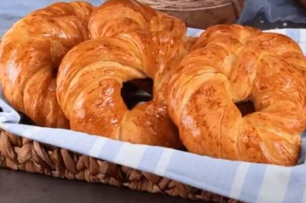 Ghirlande Flessibili Fatte in Casa con un Pizzico di Burro: Un Dolce Perfetto!