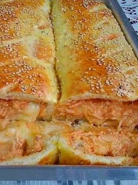 Pane Ripieno di Pollo e Formaggio Cremoso: Una Delizia Irresistibile! ❤️😜