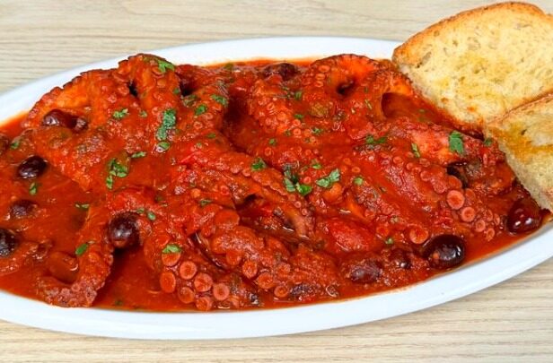 POLPO ALLA LUCIANA: TENERO, SUCCOSO E PIENO DI SAPORE