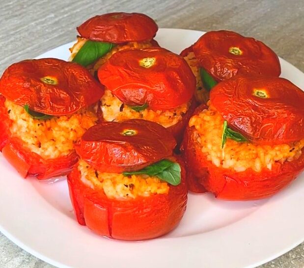 POMODORI RIPIENI: PERFETTI PER PRANZO O CENA ESTIVA