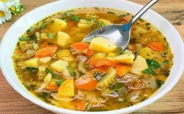 Questa zuppa di verdure è come una medicina per il mio stomaco! Sana e leggera!