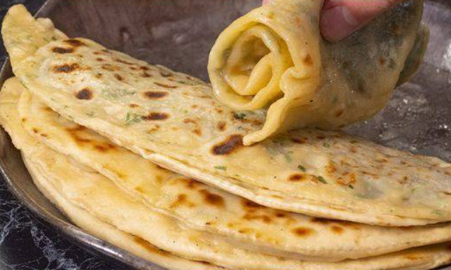 Farina + acqua + erbe aromatiche. È così semplice? Kutaby – le migliori focacce in padella