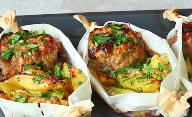 È così delizioso che lo preparo ogni settimana! Come cucinare facilmente patate e carne macinata.