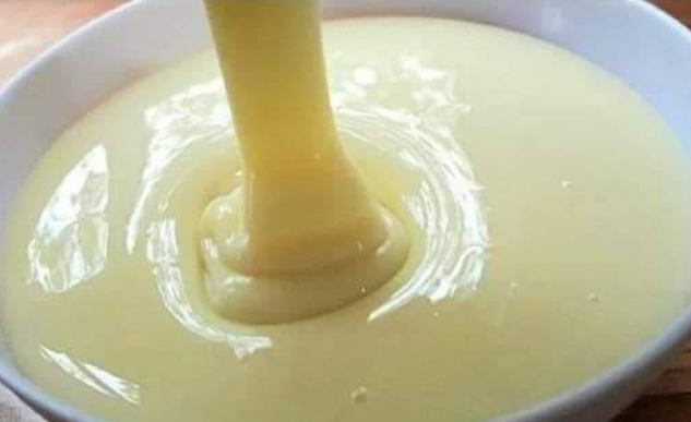 Latte condensato fatto in casa a 2 ingredienti: delizioso ed economico