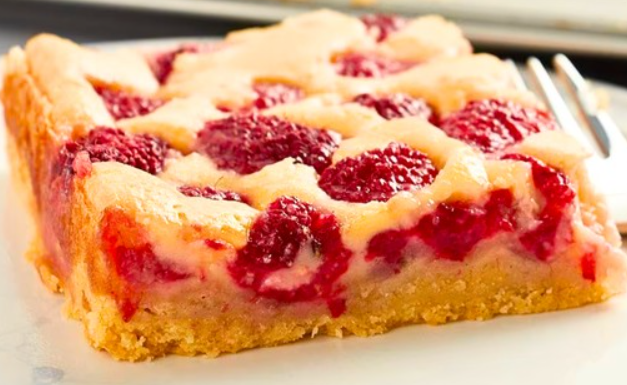 Kuchen con crema pasticciera ai lamponi: tradizionale e gustosa ricetta tedesca