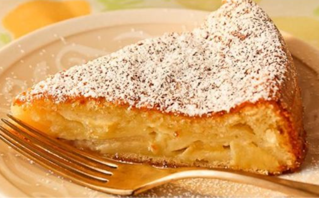 Il dolce francese preparato con solo 1 tazza di latte e 2 mele