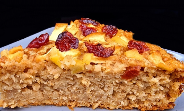 La migliore torta dietetica con avena, mela e mirtilli rossi! Mangiala tutti i giorni e perdi peso! Senza glutine! Senza farina! Senza zucchero aggiunto