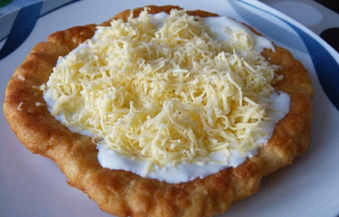 Langos all'aglio: una delizia culinaria ungherese