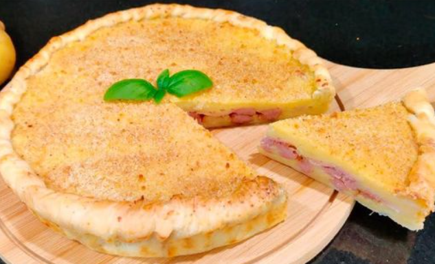 Torta di patate ripiena: la ricetta rustica che accontenta tutti