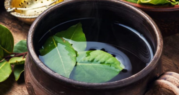 Il consiglio più antico delle casalinghe, cucinare alloro e limone: risparmi un sacco di soldi!