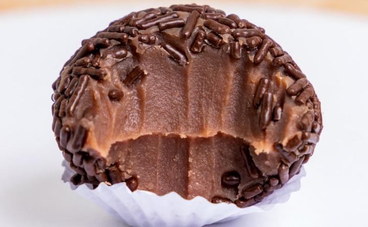 Brigadeiro: la deliziosa ricetta del dessert per fare i tartufi di cioccolato brasiliani