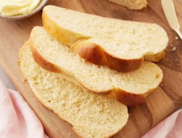 La brillante treccia di lievito di Frieda