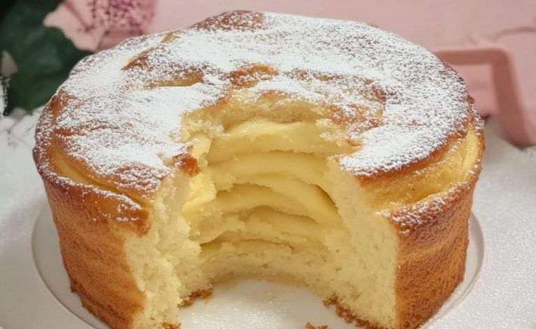 Torta di mele con budino alla vaniglia