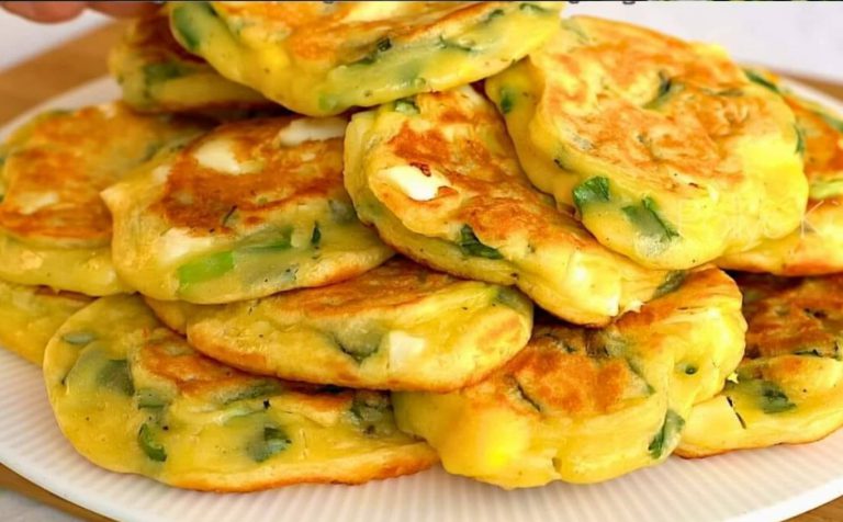 Piadine con uova sode e cipollotti con salsa allo yogurt