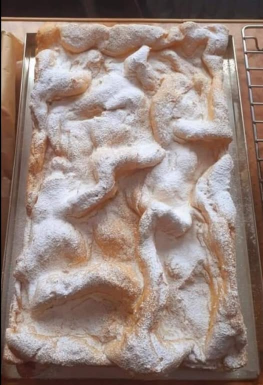 La Torta Magica allo Yogurt: Il Dolce Più Facile e Soffice con un Solo Vasetto!