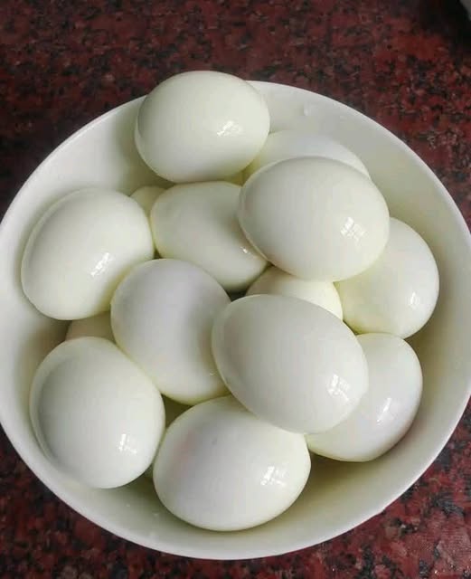 Il consiglio intelligente dello chef per sbucciare alla perfezione le uova sode