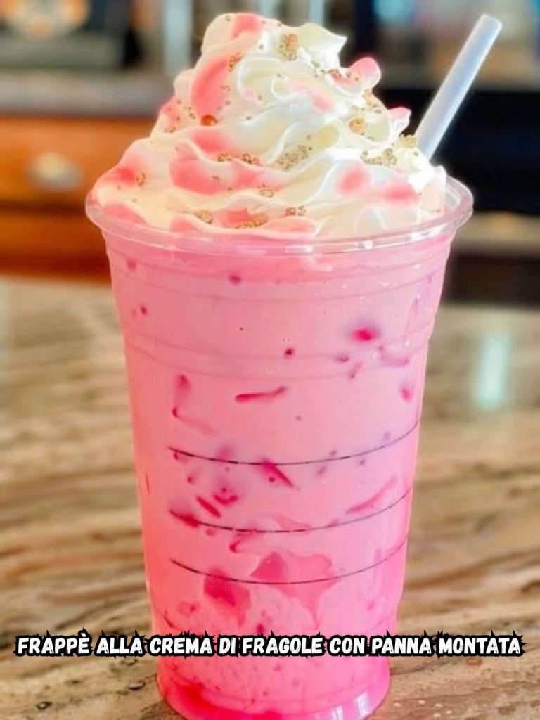Frappè alla Crema di Fragole con Panna Montata